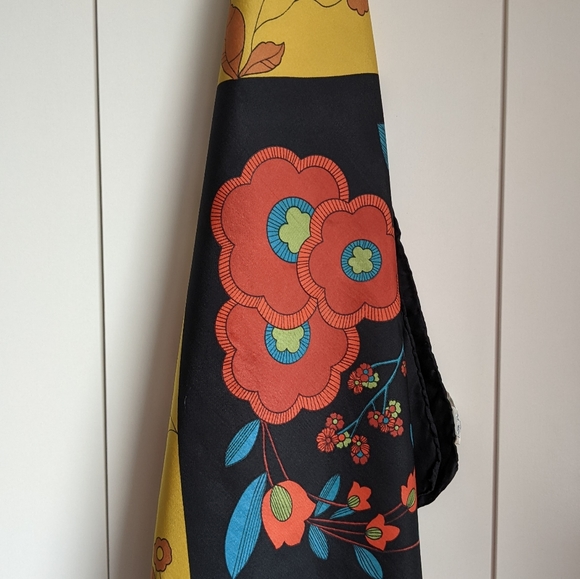 Vintage Silk Scarf 26in square /Made in Italy - Picture 9 of 9